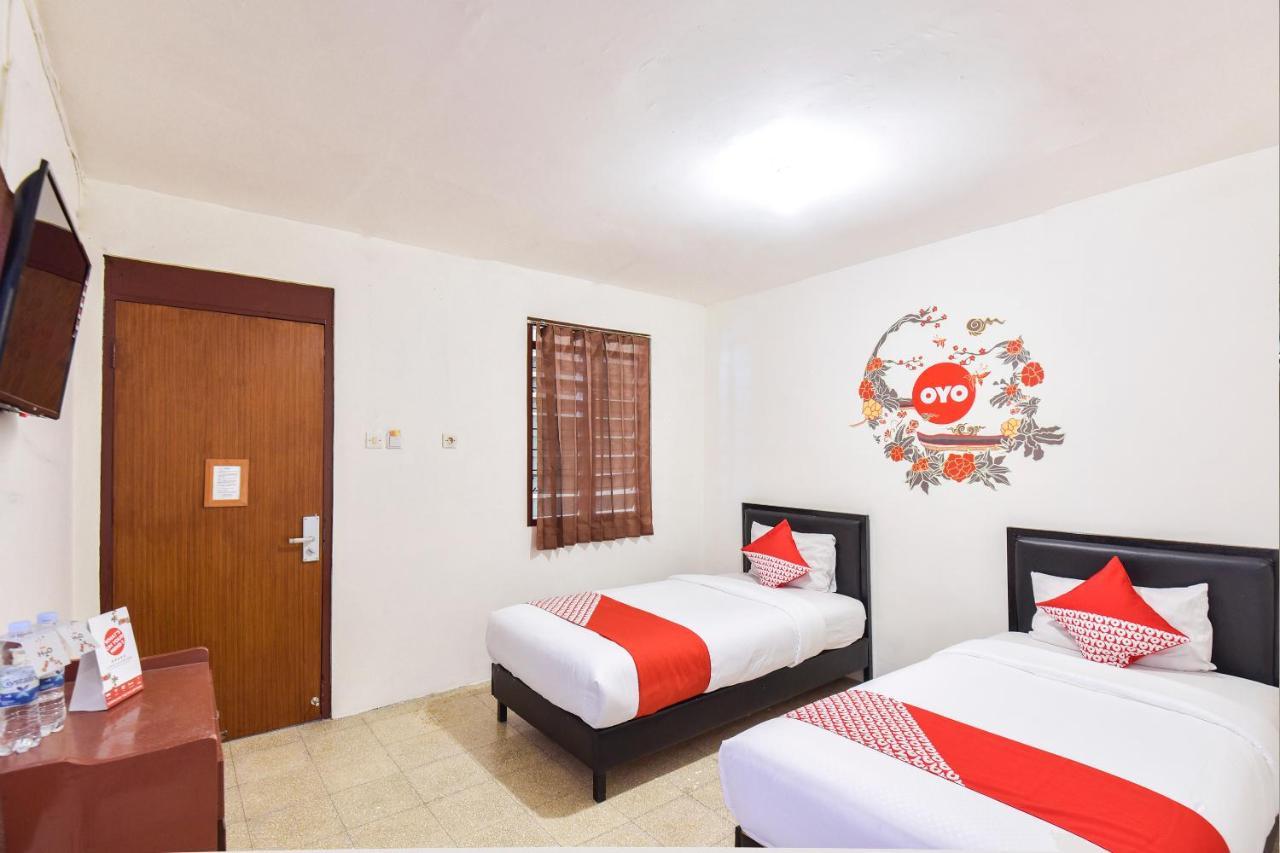 Oyo 348 Hotel Dieng Permai Yogyakarta Luaran gambar