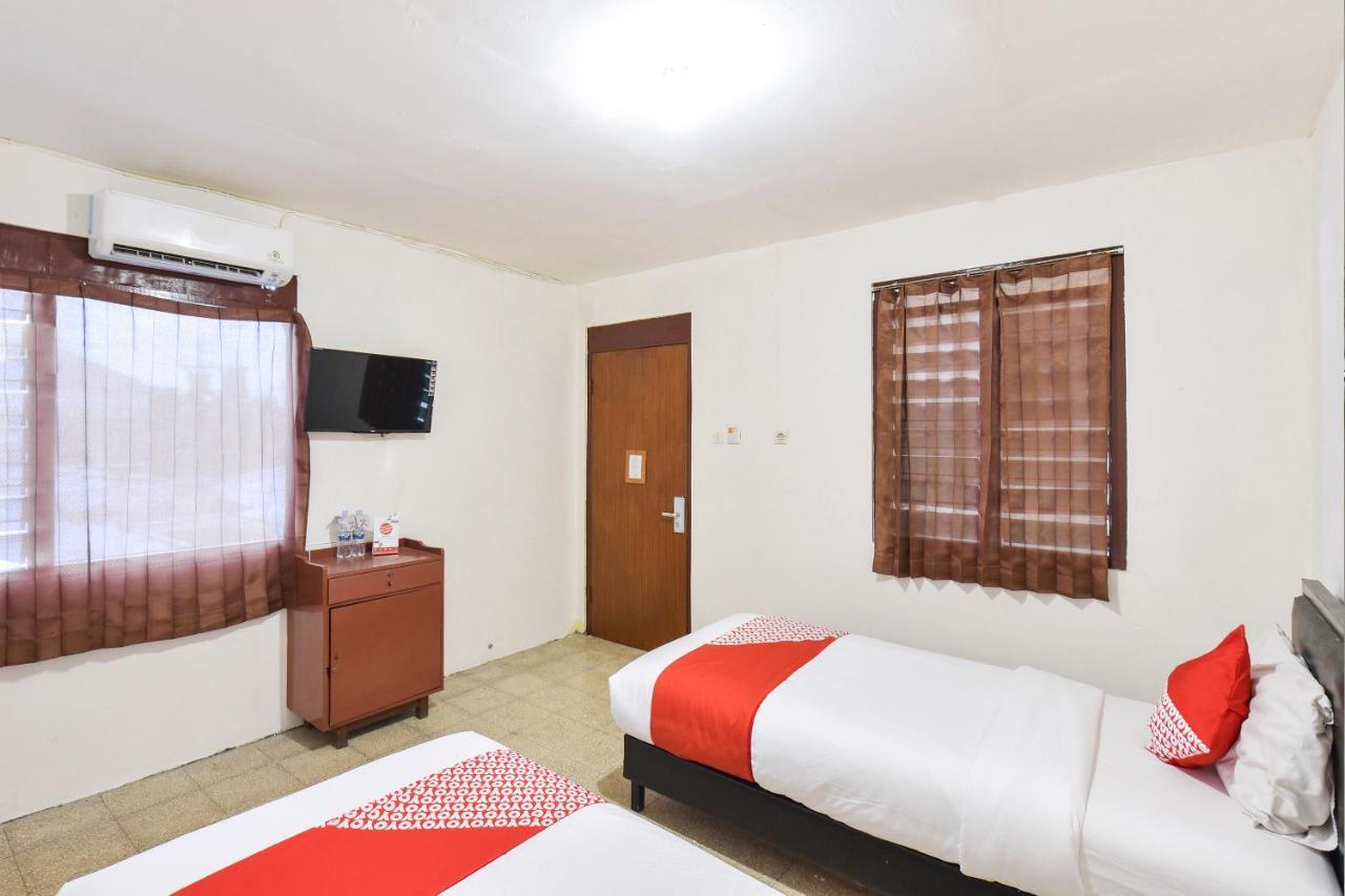 Oyo 348 Hotel Dieng Permai Yogyakarta Luaran gambar