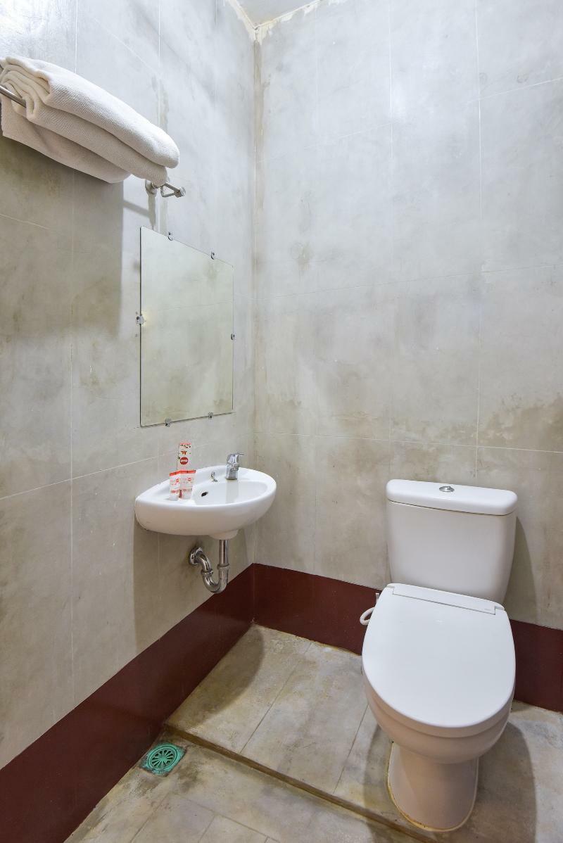 Oyo 348 Hotel Dieng Permai Yogyakarta Luaran gambar