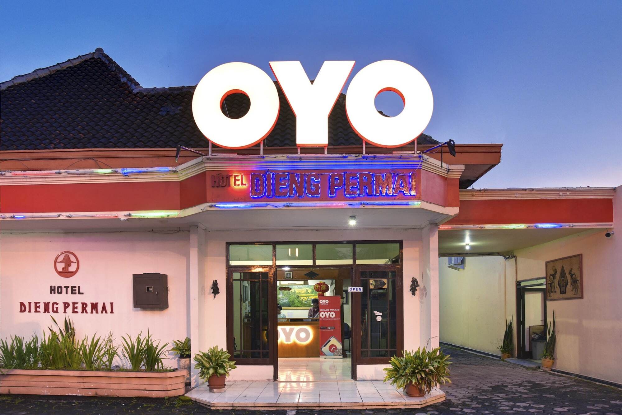 Oyo 348 Hotel Dieng Permai Yogyakarta Luaran gambar