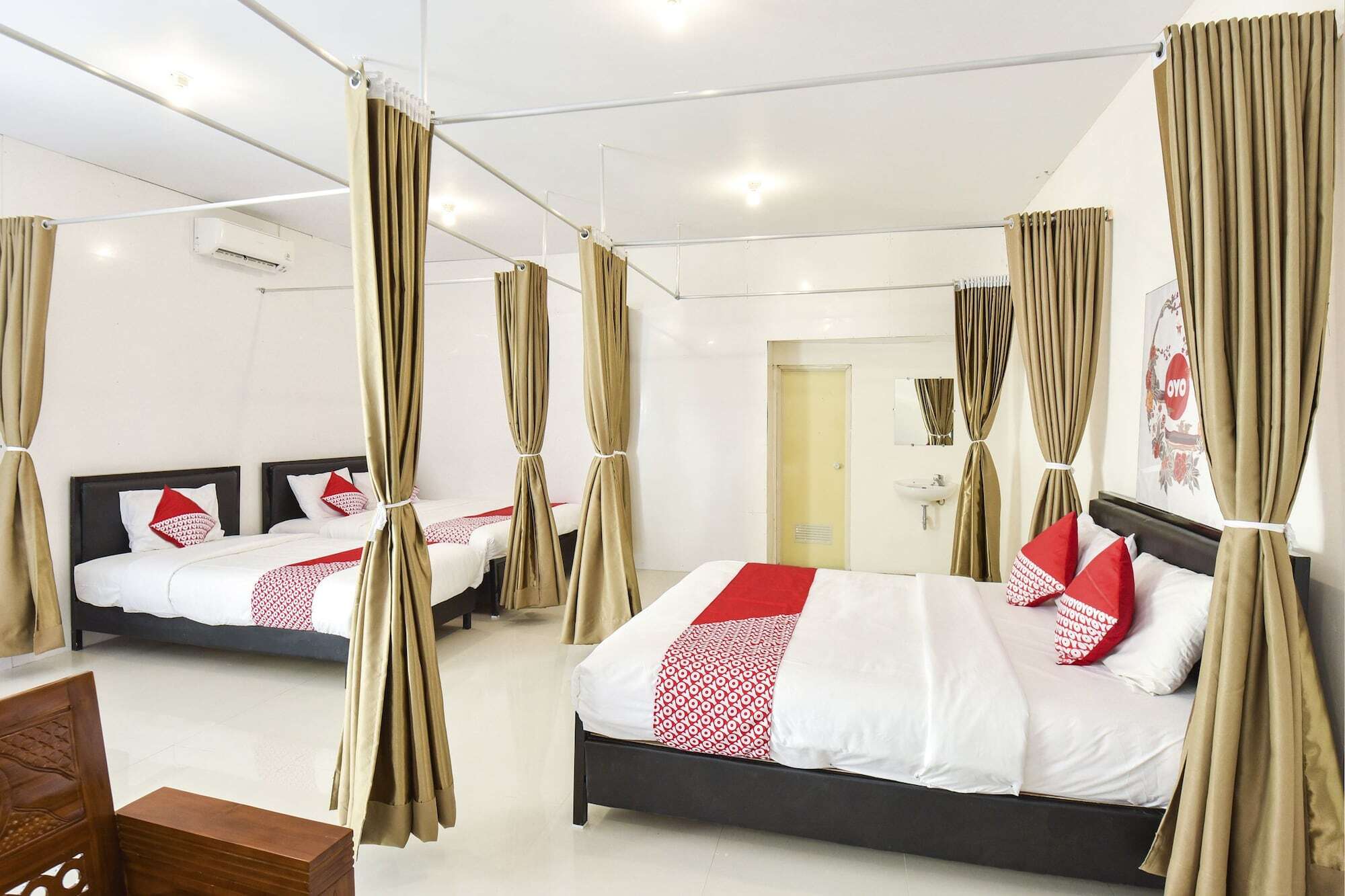 Oyo 348 Hotel Dieng Permai Yogyakarta Luaran gambar